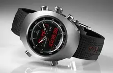 web_speedmaster_z33_12.webp