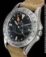 1655-EXPL-MCQUEEN-maron.webp