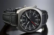 Sinn-240-St_L.webp