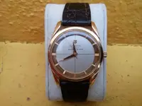 UNIVERSAL GENEVE POLEROUTER DATE CAJA ORO.webp