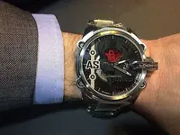 Schwazengger_Hero_GT38_wrist_560.webp