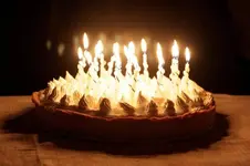 Tarta-con-velas.webp