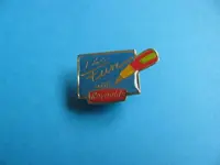 Set of 4, REYNOLDS Pen Pin Badges2.jpg