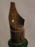 Unique-giant-fountain-pen-bottle-by-Pelikan-1930-3.webp