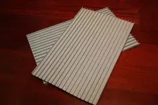 fondo Ikea para DVDs y plumas.webp