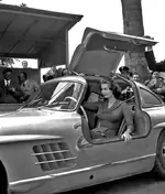 Sophia Loren Mercedes 300 SL Gullwing 07.webp
