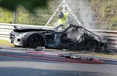 mercedes-sls-amg-burning-03.webp