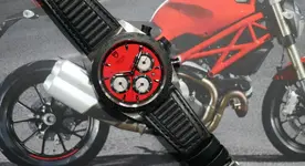 Tudor_Fastrider_Chrono_red_dial_evi.webp