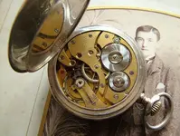 dealer_vintagewristwatch_highres_1461594424605-3103192838.webp