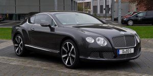 Bentley_Continental_GT_(II)_–_Frontansicht_(3),_5._April_2012,_Du?sseldorf.jpg