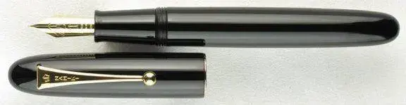 pilot-namiki-yukari-royale-black-urushi-uncapped.webp