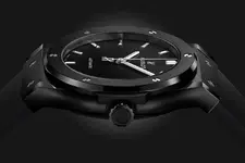 classic-fusion-black-magic-42-mm-profile.webp