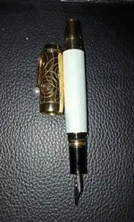 pluma retractil montblanc.webp