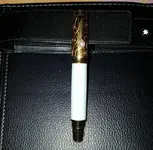 pluma retractil montblanc 2.webp