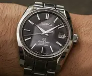 Grand-Seiko-Limited-Edition-SBGH039-aBlogtoWatch-03.webp