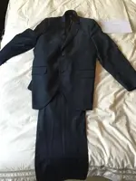 traje hackett.webp