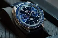 Omega-Speedmaster-Moonphase-Master-Chronometer_1-768x513.webp