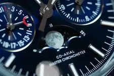 Omega-Speedmaster-Moonphase-Master-Chronometer_5-768x513.webp