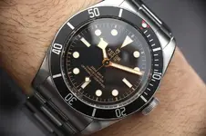 Tudor-Heritage-Black-Bay-2016-in-house-1.webp