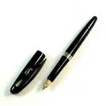 pluma-pentel-tradio-stylo-clasica-perla-negra-cuaderno.webp