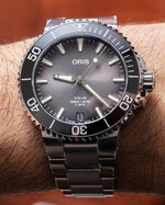 Oris-Aquis-Date-Calibre-400-watch-19.jpg