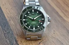 Hamilton-Khaki-Navy-Scuba-Auto-43mm-Green-H82525160-hands-on-review-3.webp
