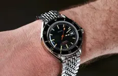 DOXA_Sub200-130years-wrist-10154.webp