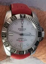 tudor hidronaut II caucho rojo.webp
