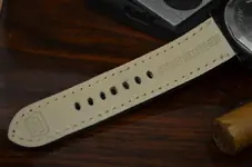 caiman-fuscus-i-black-shiny (6).webp