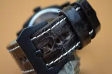 caiman-fuscus-chocolate-ii-shiny (8).webp