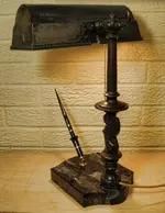1928_sheaffer-desk-lamp-on-rear-view.webp