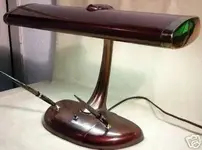 19xx_sheaffer-modernist-desk-lamp-fountain-pen-desk-set_1.webp