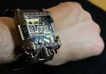 Devon-Tread-1-Steampunk-watch-11.webp