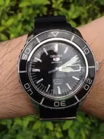 SEIKO 5 SNZH55 AUTOMATIC BLACK DIAL 03.webp