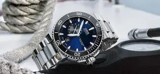 Oris-Aquis-Small-Second-Date-006-640x295.webp