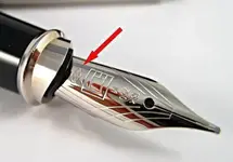 ST-Dupont-D.Link-Black-Lacquered-Fountain-Pen-421001-M-421001-1.webp