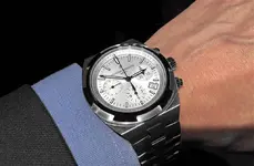 Vacheron-Constantin-SIHH-2016-Overseas-Chrono-Silver-.webp