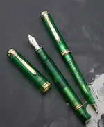 pelikan-M800-demo-green-1992-3.webp