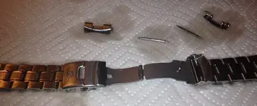 how-to-break-in-a-watch-bracelet-5.webp