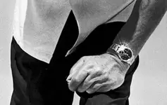 Ian-Fleming-Rolex-Explorer-Close-Up-Beach.webp