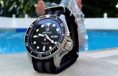 Deep-Blue-NATO-Diver-300-Black.webp