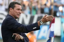 Luxemburgo-Gremio-Foto-Andre-Susin_LANIMA20120226_0130_26.webp