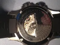 girando la tapa.webp