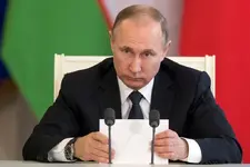 vladimir-putin-durante-una-reunion-kremlin-1491546692102.webp