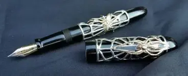 25- Newton Pens spider-overlay-sumpter-10-500x204.webp