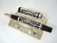 32 Laban Labrados Spider Web Fountain Pen.webp