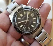 reloj con armis.webp