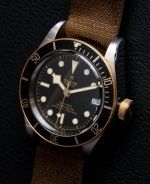 Tudor-Heritage-Black-Bay-SG-79733N-watch-3.jpg
