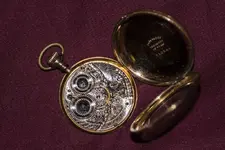 SERIE RELOJ_04.webp