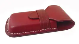 funda-pluma-cuero.webp